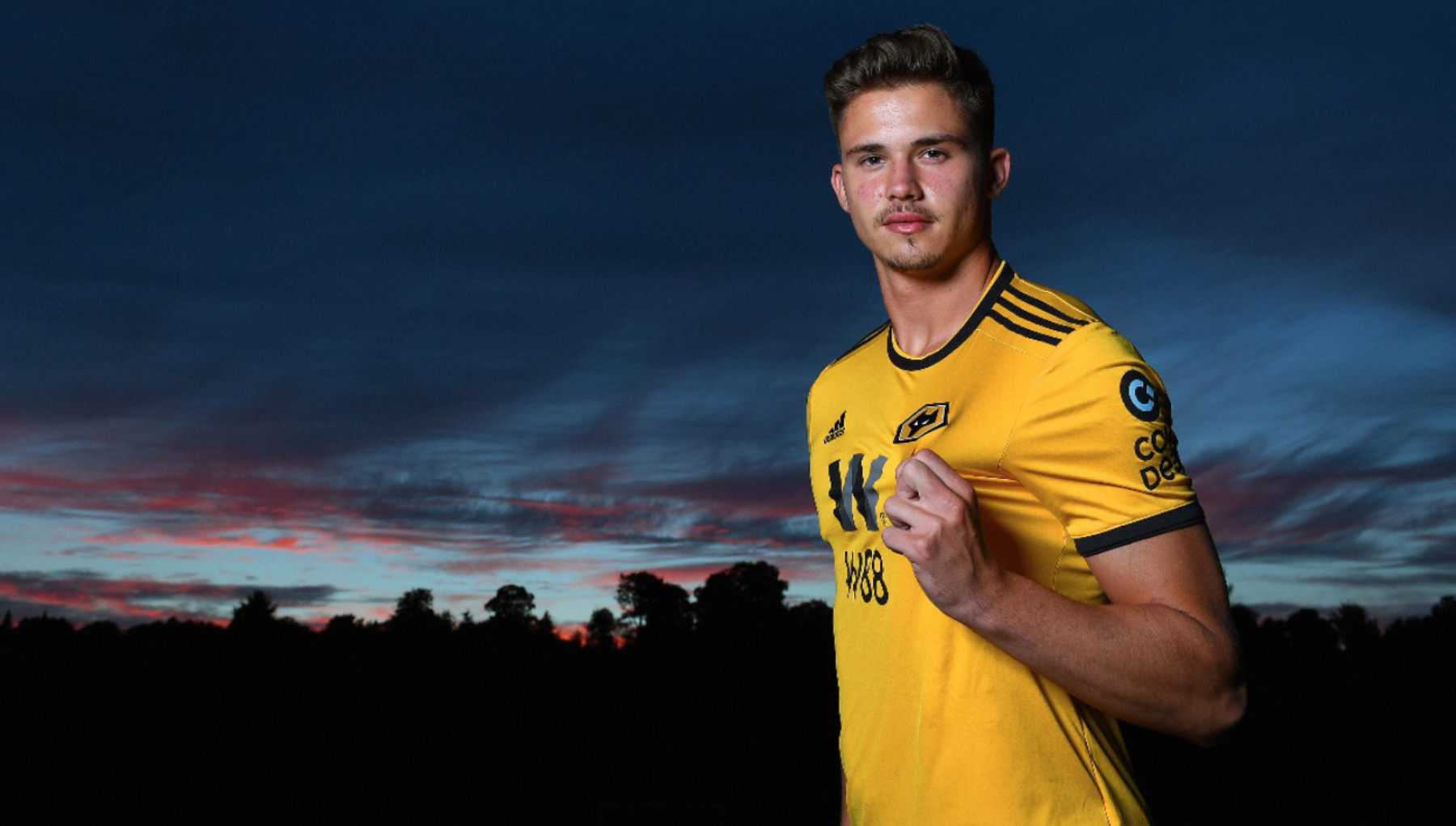 ‘Wolves’ versterkt zich met Leander Dendoncker