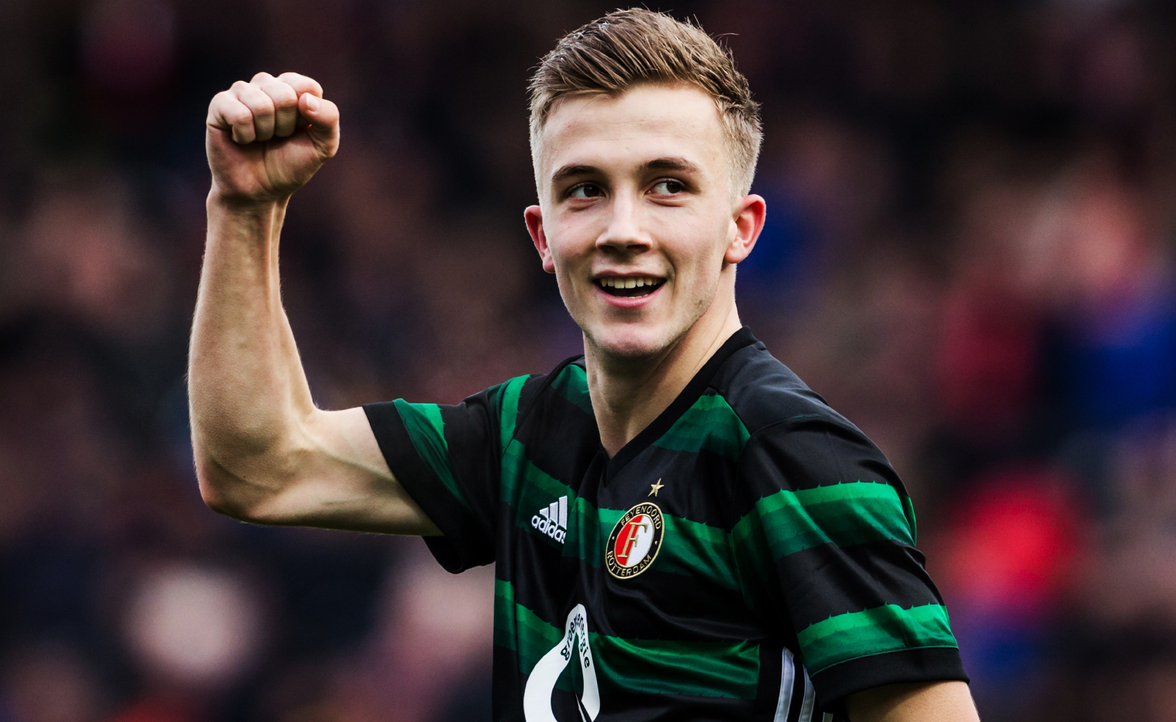 Dylan Vente verlengt zijn contract bij Feyenoord tot de zomer van 2022