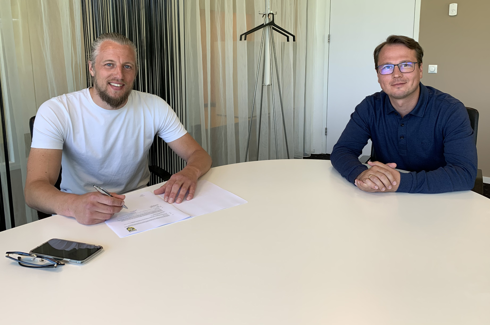 Remko Pasveer verlengt zijn contract bij Vitesse met een jaar